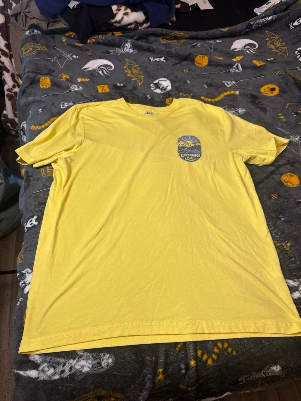 IZOD Saltwater Relaxed Classics Yellow Sun Springs Camp Saturday Graphic T-Shirt